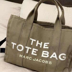 THE CANVAS MEDIUM TOTE BAG